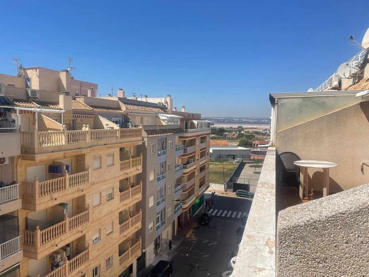 For sale - 2 Bedroom 1 Bathroom Apartment - Penthouse in Torrevieja - Torrevieja Centro  - Alicante