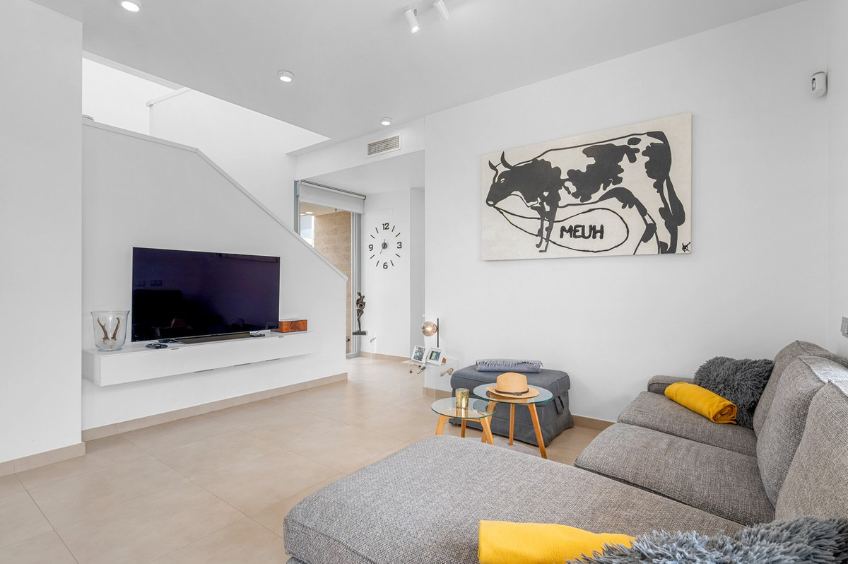 For sale - 3 Bedroom 2 Bathroom House - Detached Villa in Orihuela - Orihuela Costa  - Alicante