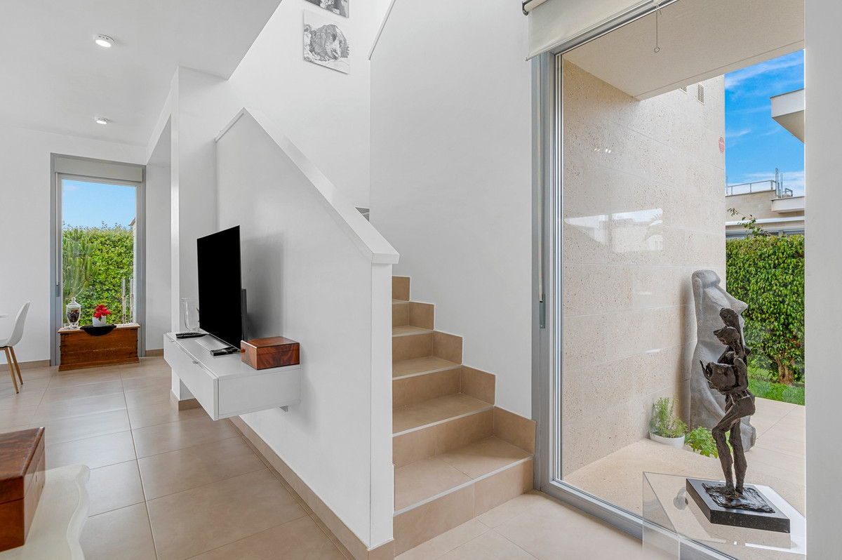 For sale - 3 Bedroom 2 Bathroom House - Detached Villa in Orihuela - Orihuela Costa  - Alicante