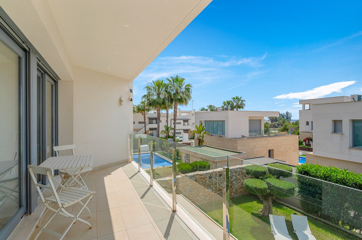 For sale - 3 Bedroom 2 Bathroom House - Detached Villa in Orihuela - Orihuela Costa  - Alicante