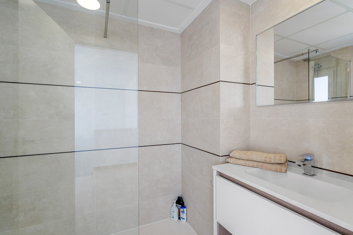 For sale - 3 Bedroom 2 Bathroom House - Detached Villa in Orihuela - Orihuela Costa  - Alicante