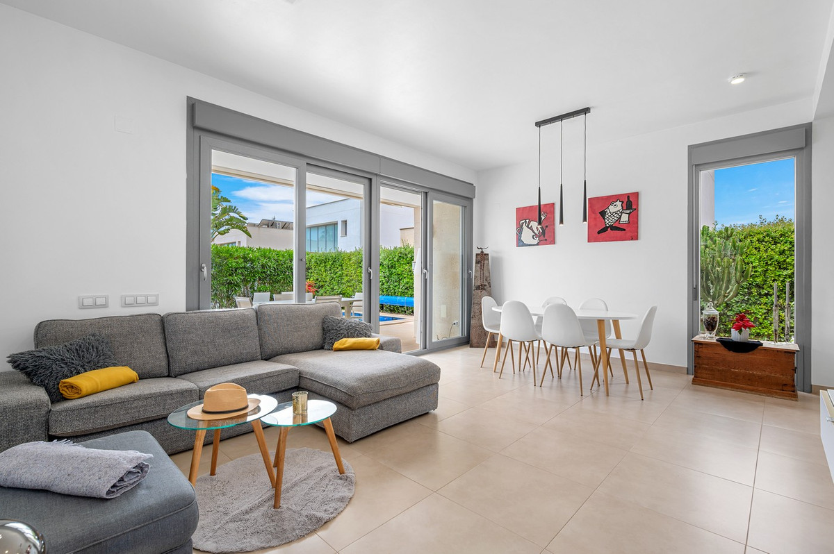 For sale - 3 Bedroom 2 Bathroom House - Detached Villa in Orihuela - Orihuela Costa  - Alicante