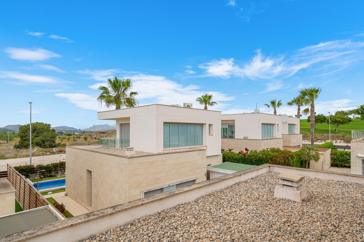 For sale - 3 Bedroom 2 Bathroom House - Detached Villa in Orihuela - Orihuela Costa  - Alicante