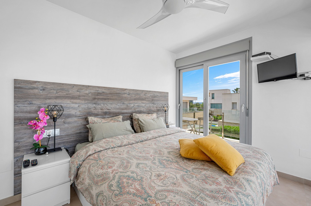 For sale - 3 Bedroom 2 Bathroom House - Detached Villa in Orihuela - Orihuela Costa  - Alicante