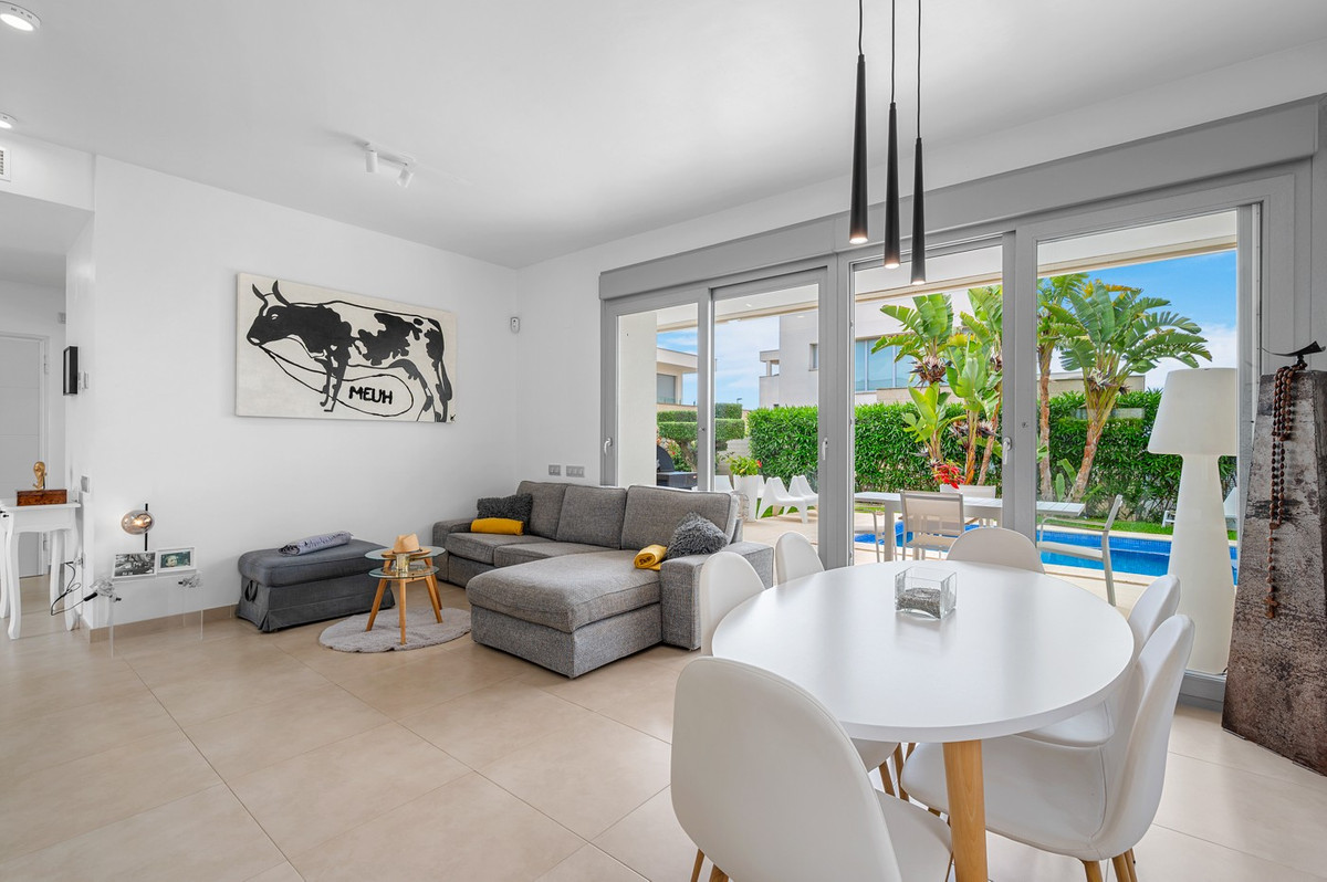 For sale - 3 Bedroom 2 Bathroom House - Detached Villa in Orihuela - Orihuela Costa  - Alicante