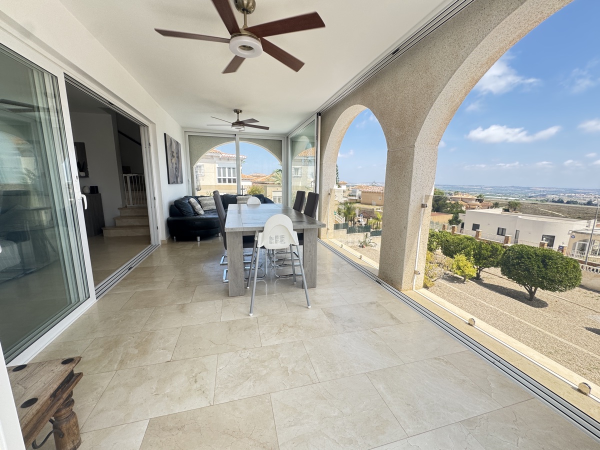 For sale - 5 Bedroom 3 Bathroom Villa in San Miguel De Salinas - , San Miguel De Salinas, Alicante, Spain - Alicante