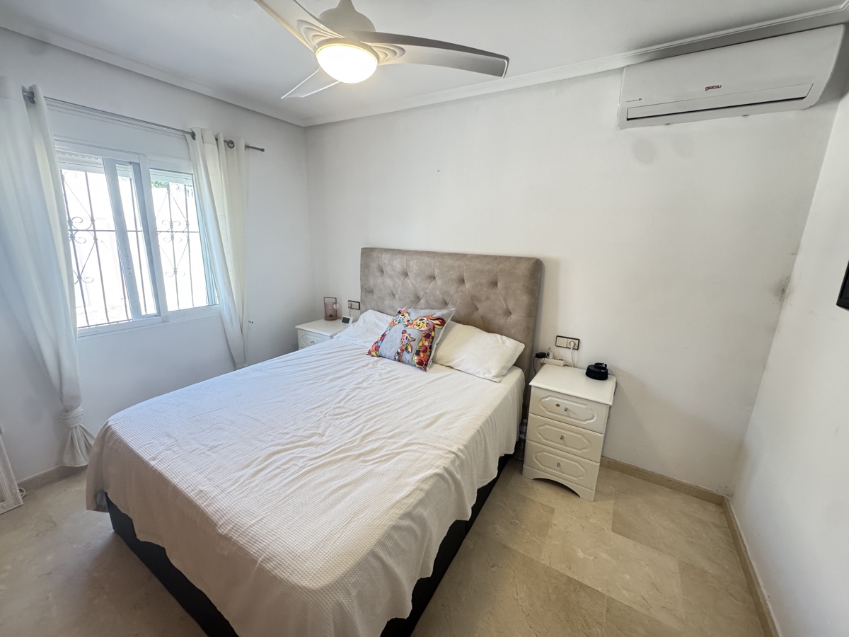 For sale - 5 Bedroom 3 Bathroom Villa in San Miguel De Salinas - , San Miguel De Salinas, Alicante, Spain - Alicante