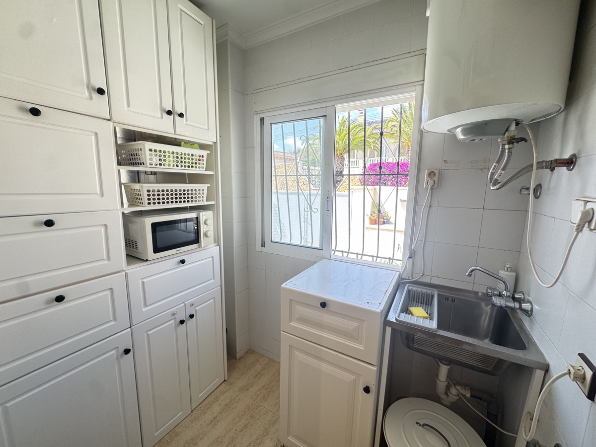 For sale - 5 Bedroom 3 Bathroom Villa in San Miguel De Salinas - , San Miguel De Salinas, Alicante, Spain - Alicante