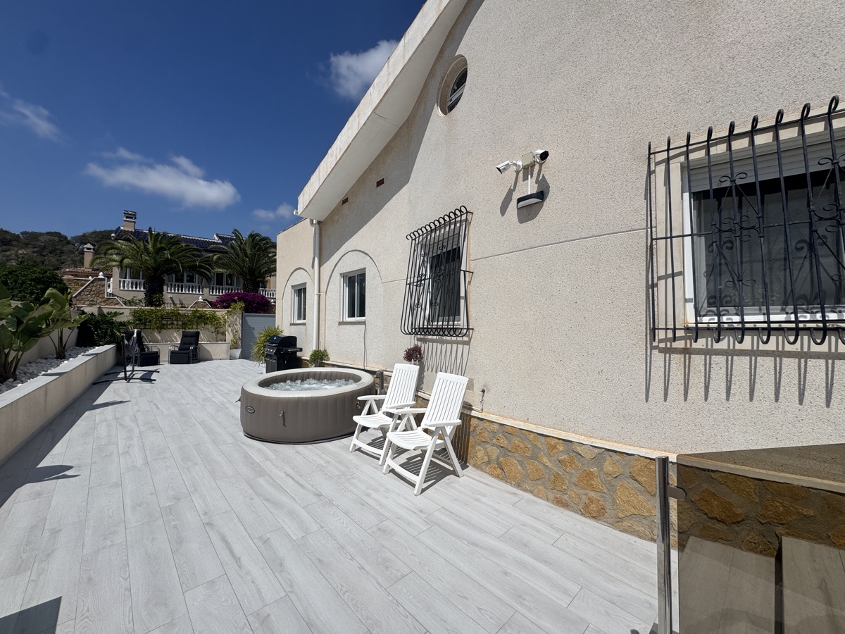For sale - 5 Bedroom 3 Bathroom Villa in San Miguel De Salinas - , San Miguel De Salinas, Alicante, Spain - Alicante