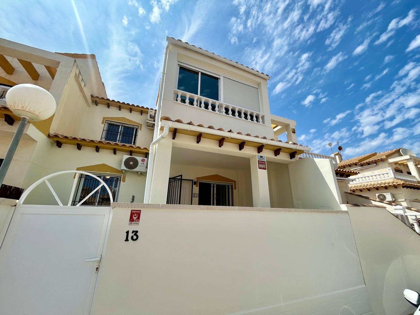 For sale - 3 Bedroom 2 Bathroom Terraced house in Los Altos - Urbanización Perla del Mar  - Alicante