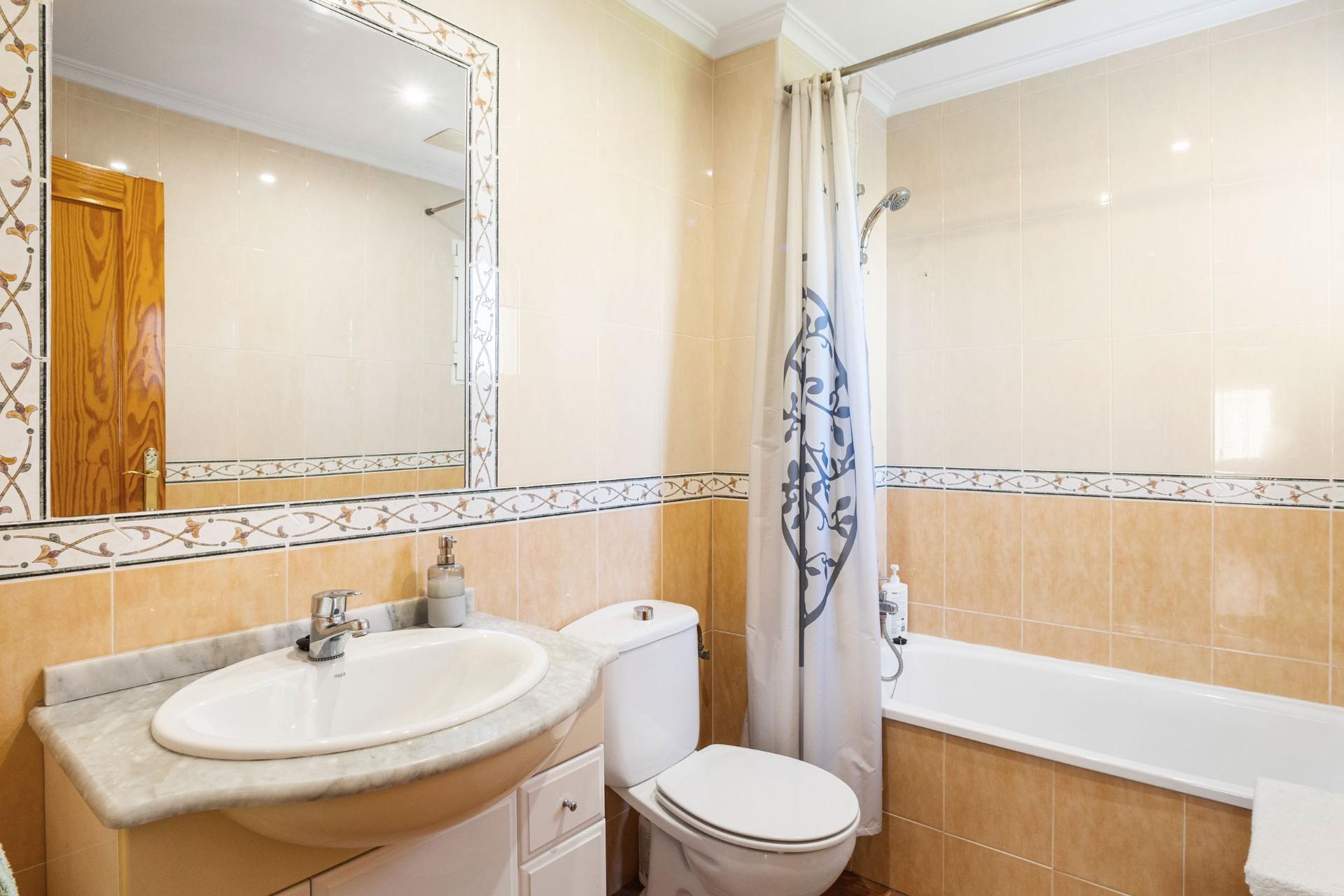 For sale - 3 Bedroom 2 Bathroom Apartment in Cabo Roig - Campoamor  - Alicante