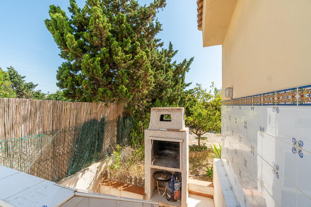 For sale - 4 Bedroom 3 Bathroom Villa in La Mata  - La Mata  - Alicante