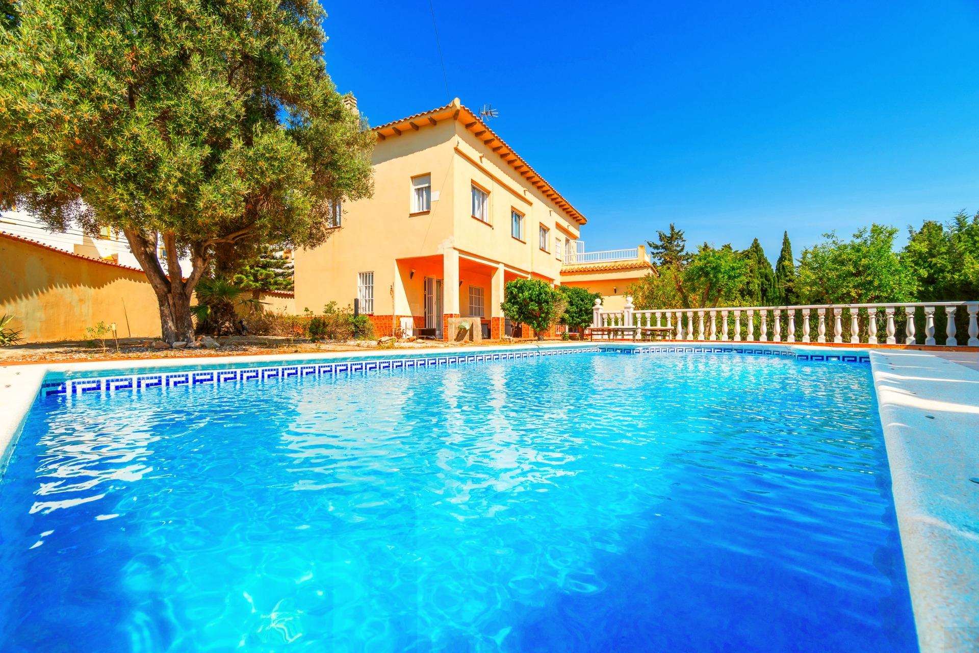 For sale - 4 Bedroom 3 Bathroom Villa in La Mata  - La Mata  - Alicante