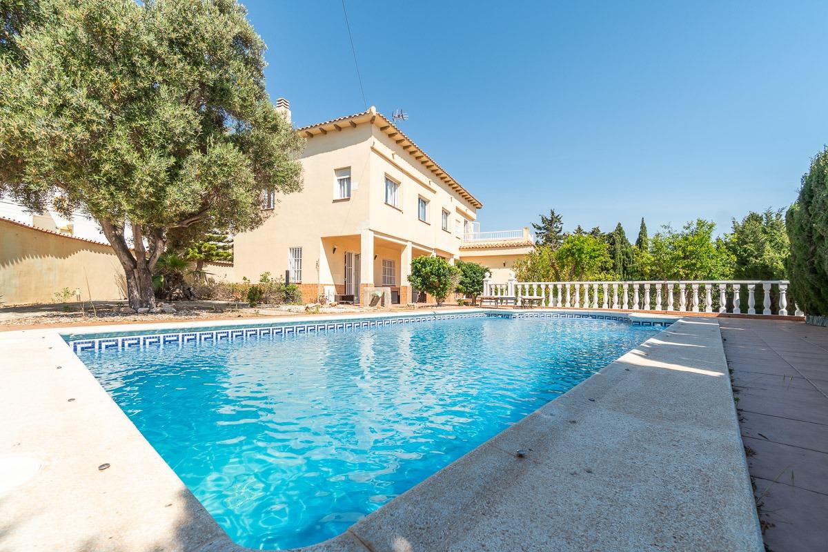 For sale - 4 Bedroom 3 Bathroom Villa in La Mata  - La Mata  - Alicante