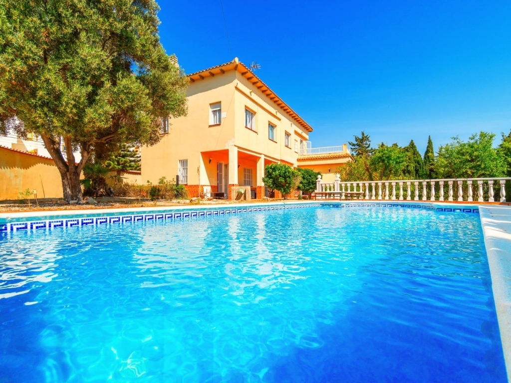 4 Bedroom 3 Bathroom Villa in Torrevieja