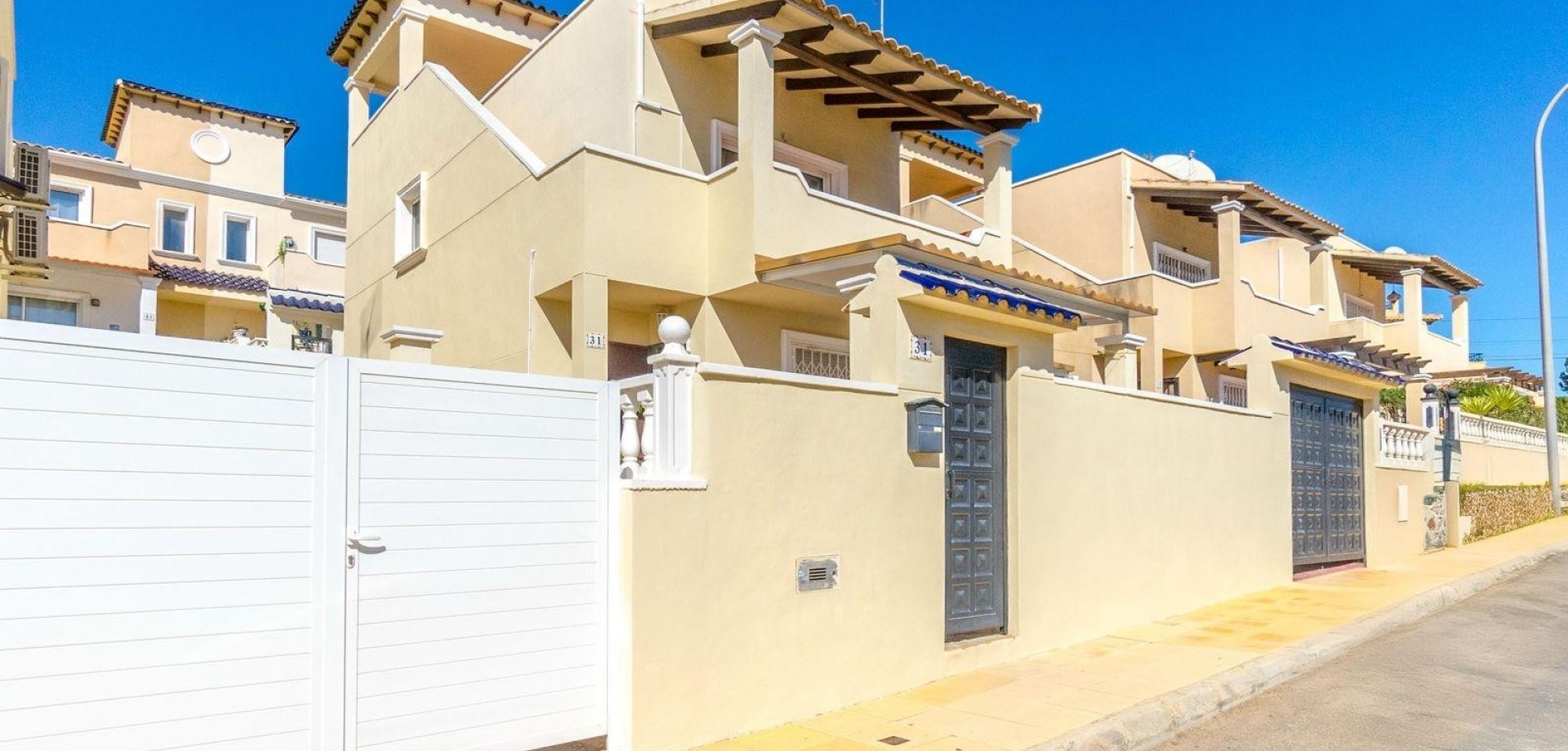 For sale - 3 Bedroom 2 Bathroom Detached Villa in Orihuela Costa - Villamartín  - Costa Blanca (Alicante)