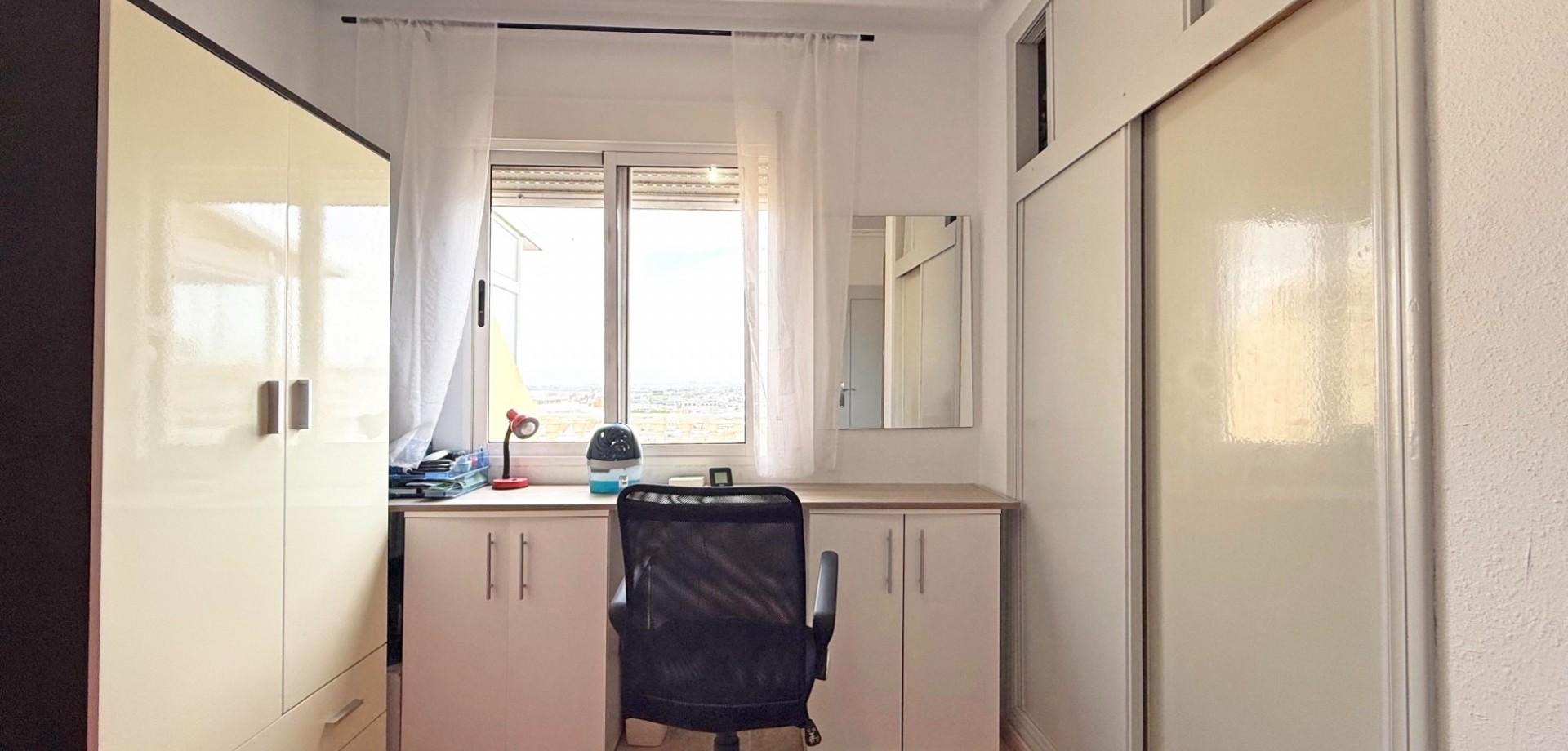 For sale - 2 Bedroom 1 Bathroom Penthouse Apartment in Torrevieja - Torrevieja  - Alicante