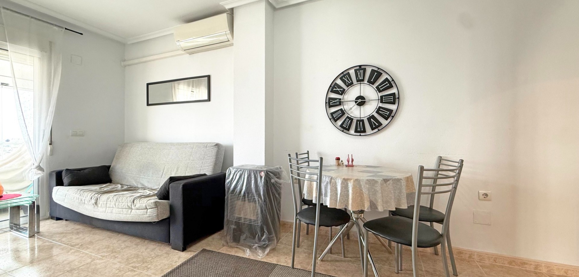 For sale - 2 Bedroom 1 Bathroom Penthouse Apartment in Torrevieja - Torrevieja  - Alicante