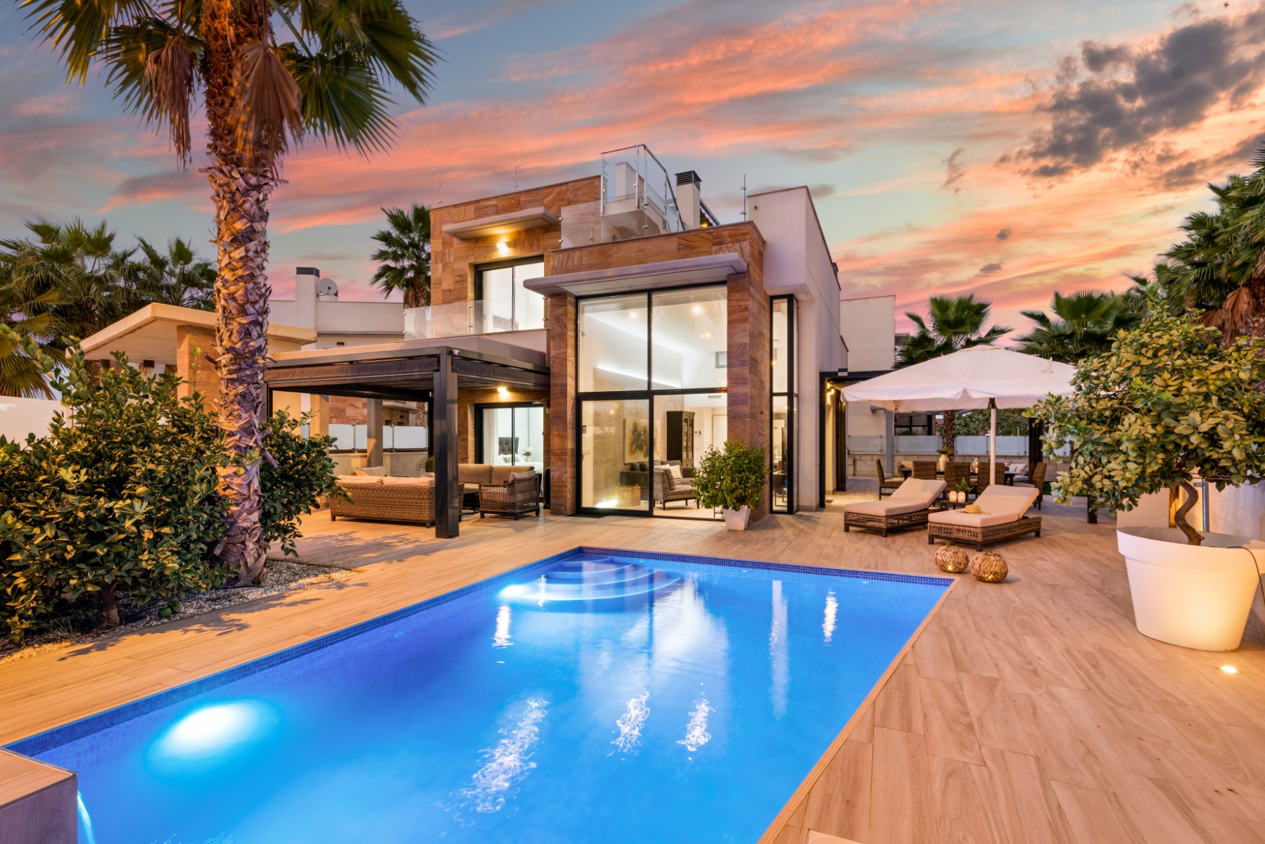 For sale - 5 Bedroom 4 Bathroom Villa in Orihuela-Costa - Lomas de Cabo Roig  - Alicante