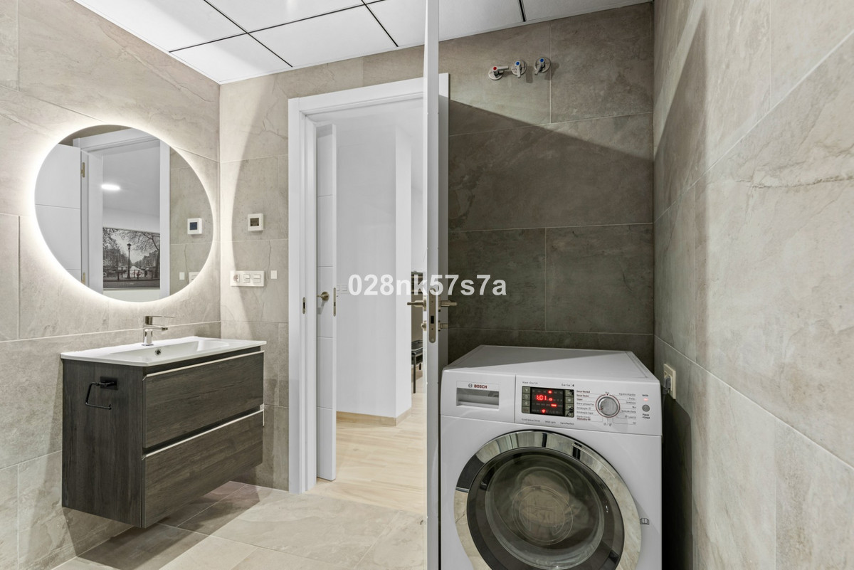 For sale - 5 Bedroom 4 Bathroom House - Detached Villa in Orihuela - Lomas de Cabo Roig  - Alicante