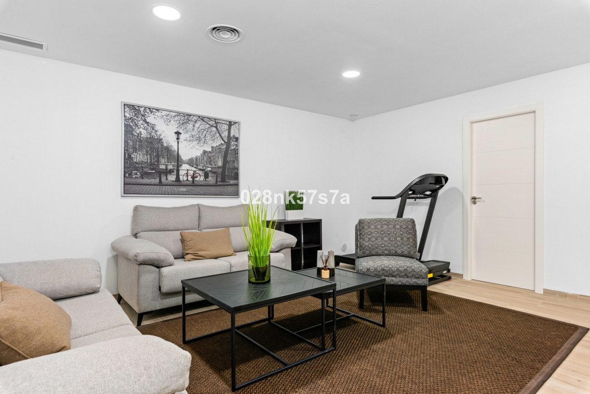 For sale - 5 Bedroom 4 Bathroom House - Detached Villa in Orihuela - Lomas de Cabo Roig  - Alicante