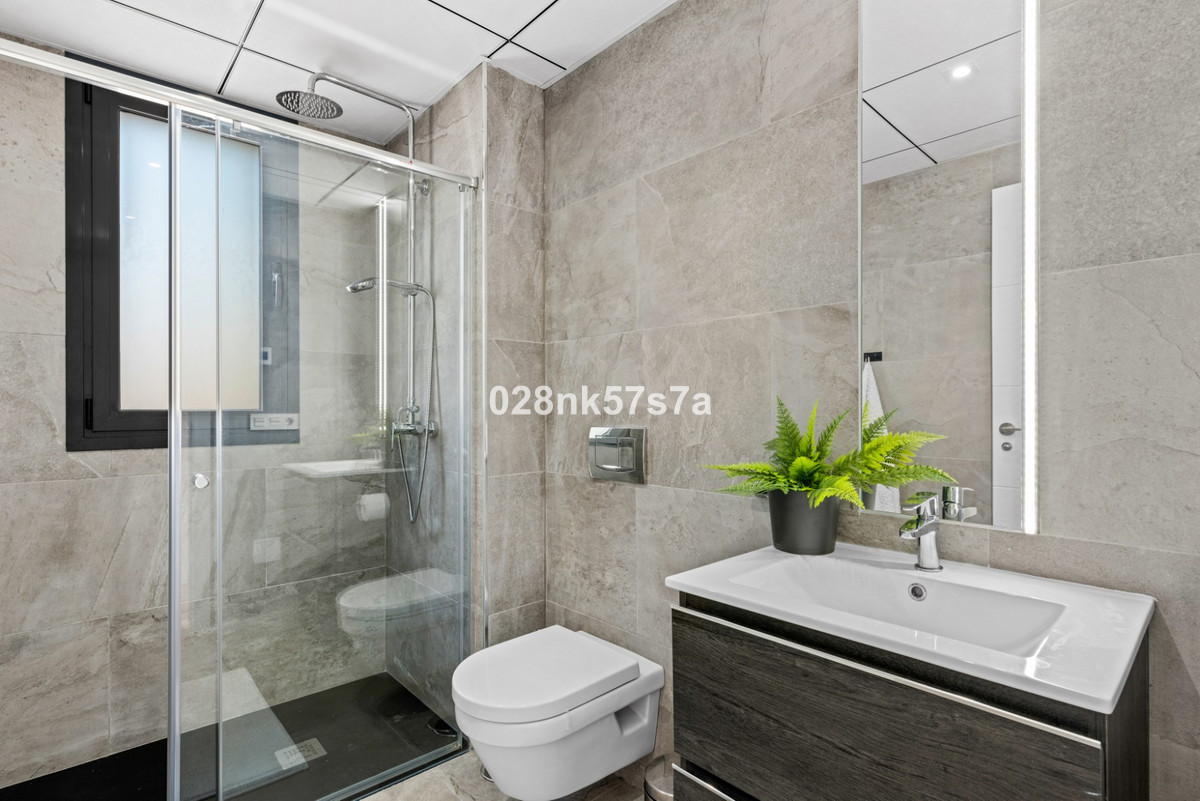 For sale - 5 Bedroom 4 Bathroom House - Detached Villa in Orihuela - Lomas de Cabo Roig  - Alicante