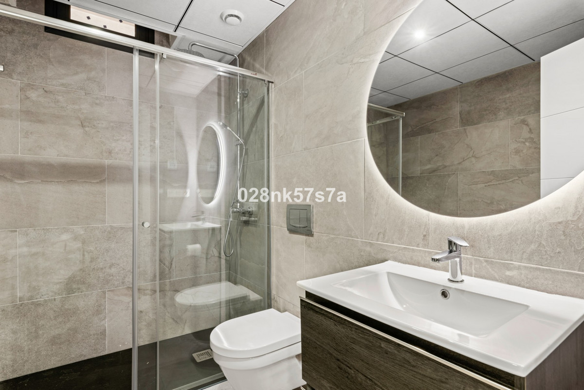 For sale - 5 Bedroom 4 Bathroom House - Detached Villa in Orihuela - Lomas de Cabo Roig  - Alicante