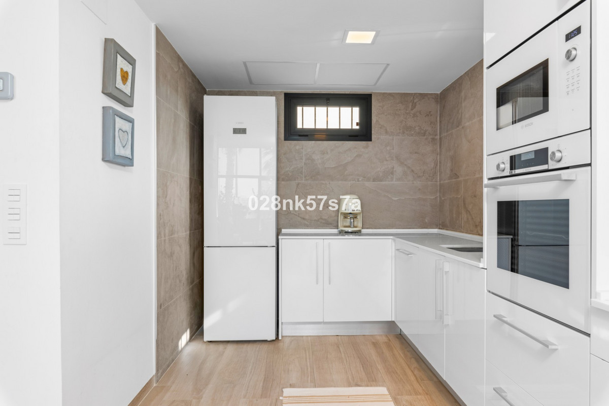 For sale - 5 Bedroom 4 Bathroom House - Detached Villa in Orihuela - Lomas de Cabo Roig  - Alicante