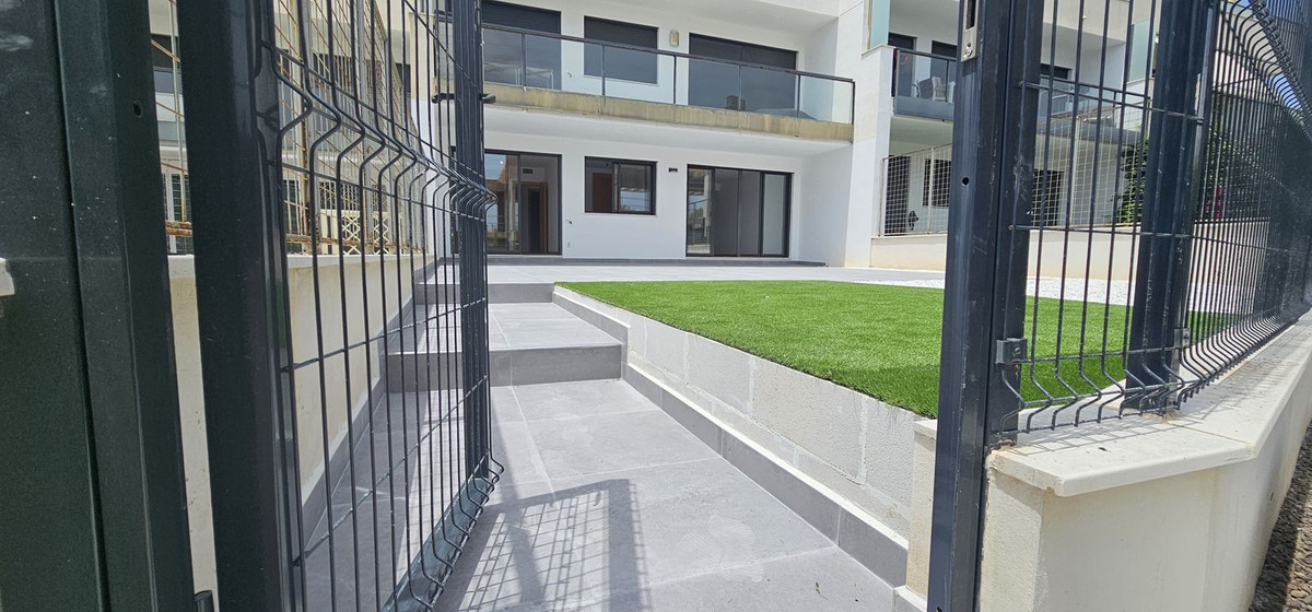 For sale - 2 Bedroom 2 Bathroom Ground Floor Apartment in Campoamor - Campoamor R-5  - Alicante