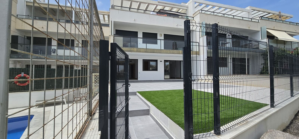 For sale - 2 Bedroom 2 Bathroom Ground Floor Apartment in Campoamor - Campoamor R-5  - Alicante