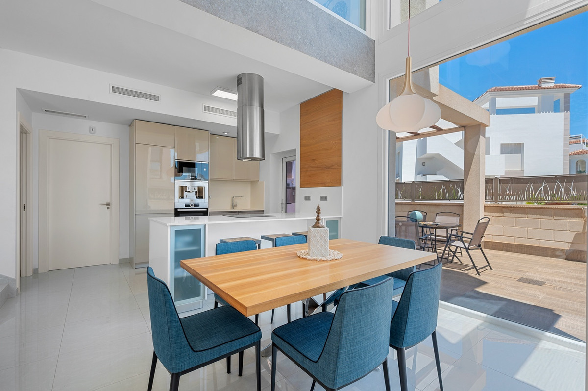 For sale - 3 Bedroom 3 Bathroom Detached House in Ciudad Quesada - Ciudad Quesada  - Alicante