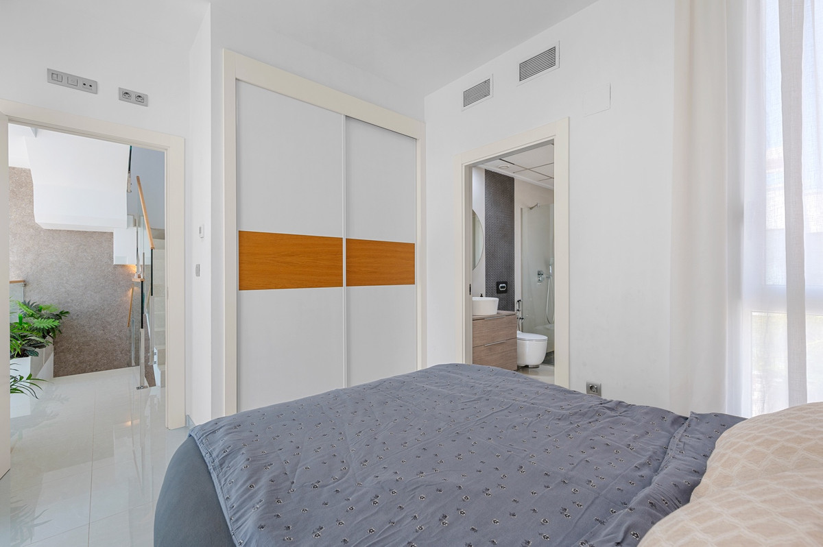 For sale - 3 Bedroom 3 Bathroom Detached House in Ciudad Quesada - Ciudad Quesada  - Alicante