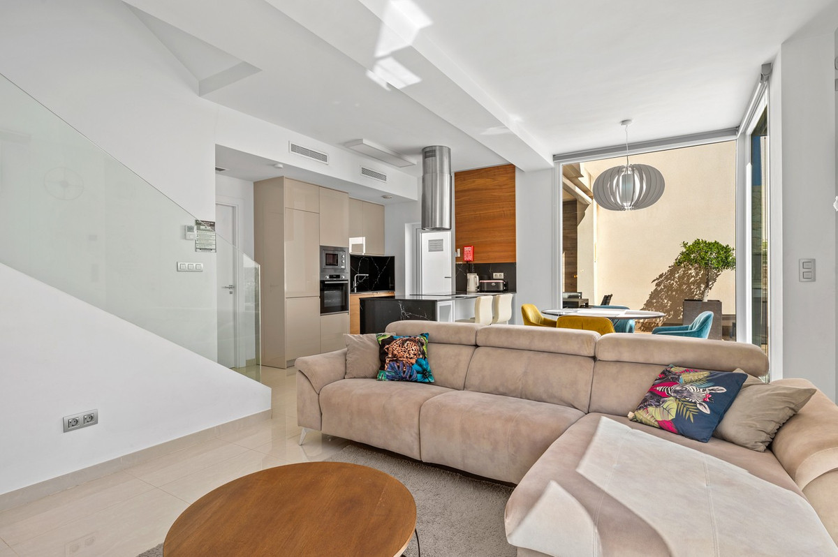 For sale - 3 Bedroom 3 Bathroom Detached Villa in Ciudad Quesada  - Ciudad Quesada  - Alicante