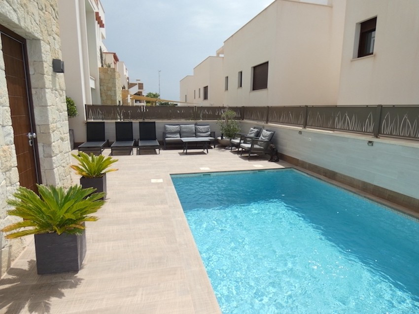 For sale - 3 Bedroom 3 Bathroom House - Detached Villa in Quesada - Ciudad Quesada  - Alicante