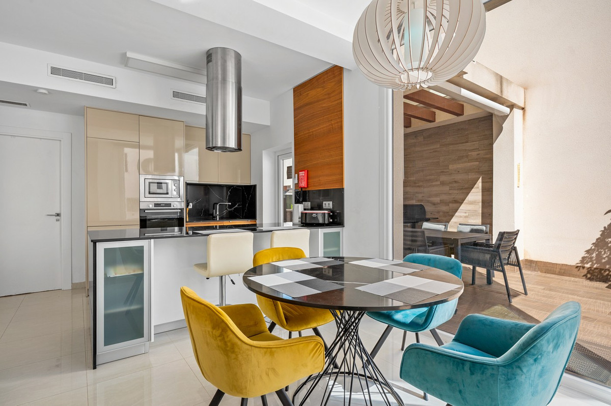 For sale - 3 Bedroom 3 Bathroom House - Detached Villa in Rojales - Ciudad Quesada  - Alicante