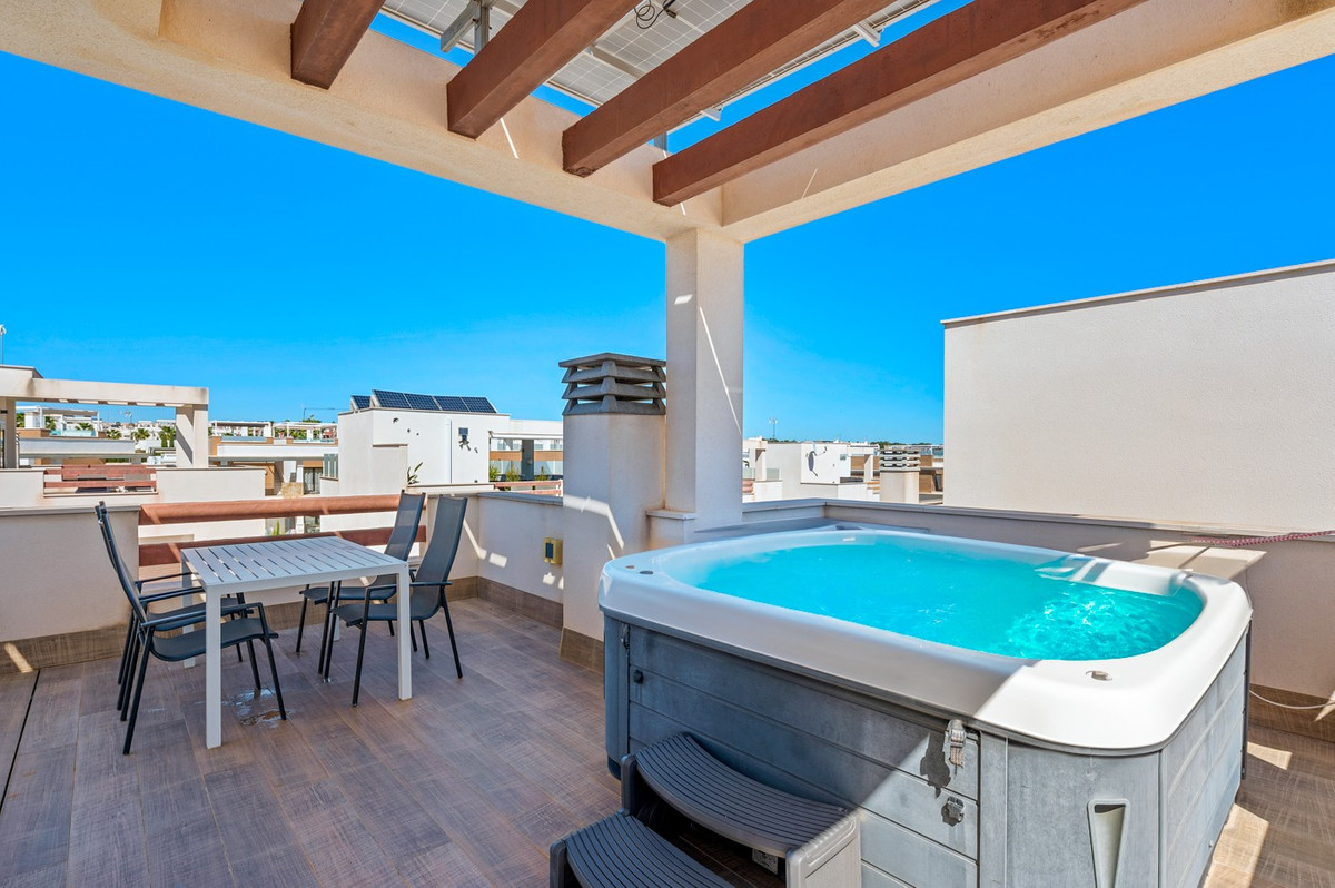 For sale - 3 Bedroom 3 Bathroom Detached Villa in Ciudad Quesada  - Ciudad Quesada  - Alicante