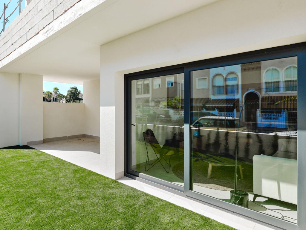 3 Bedroom 2 Bathroom Bungalow in Torrevieja