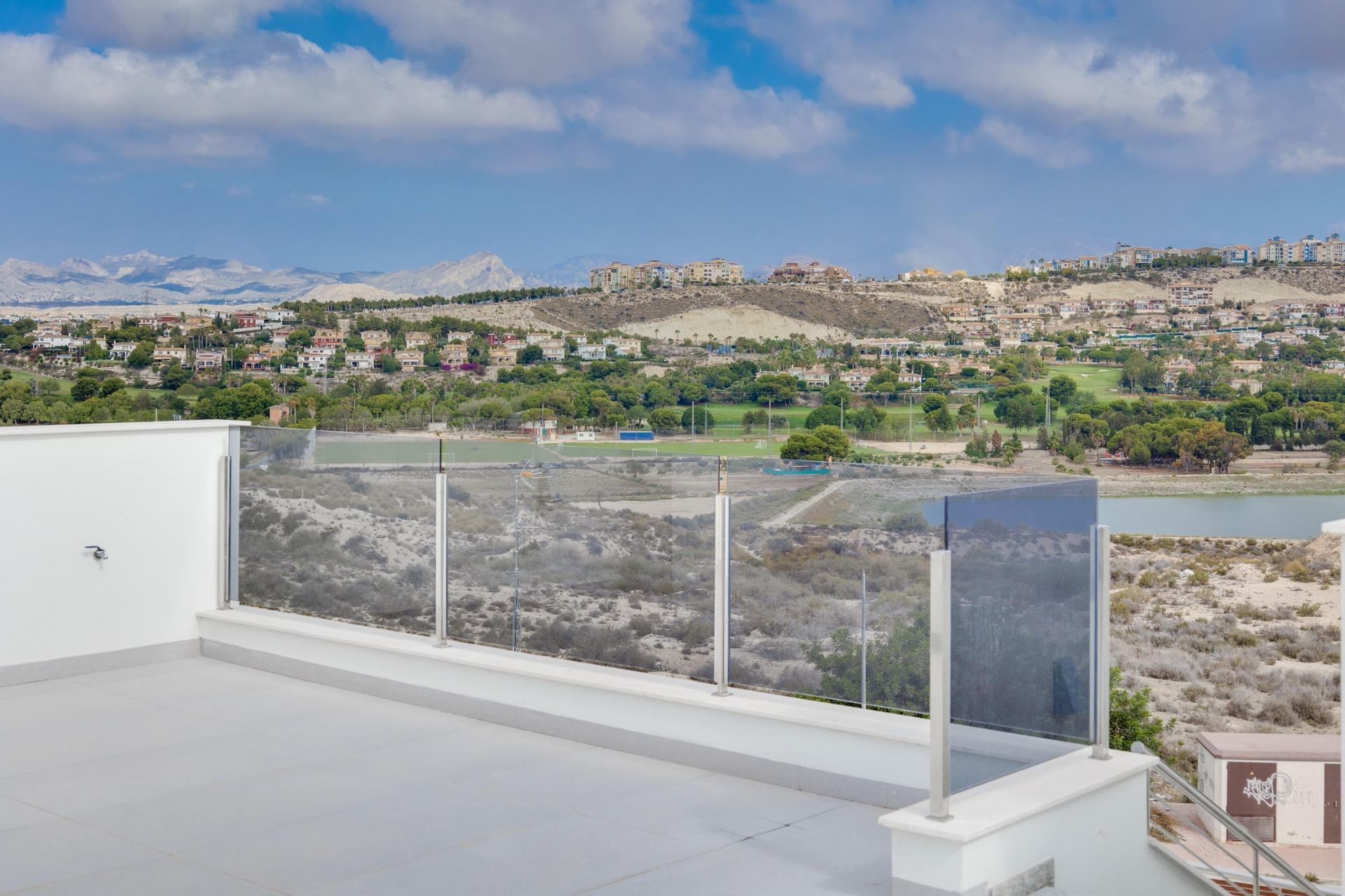 For sale - 3 Bedroom 3 Bathroom Villa in Mutxamel - Mutxamel  - Alicante