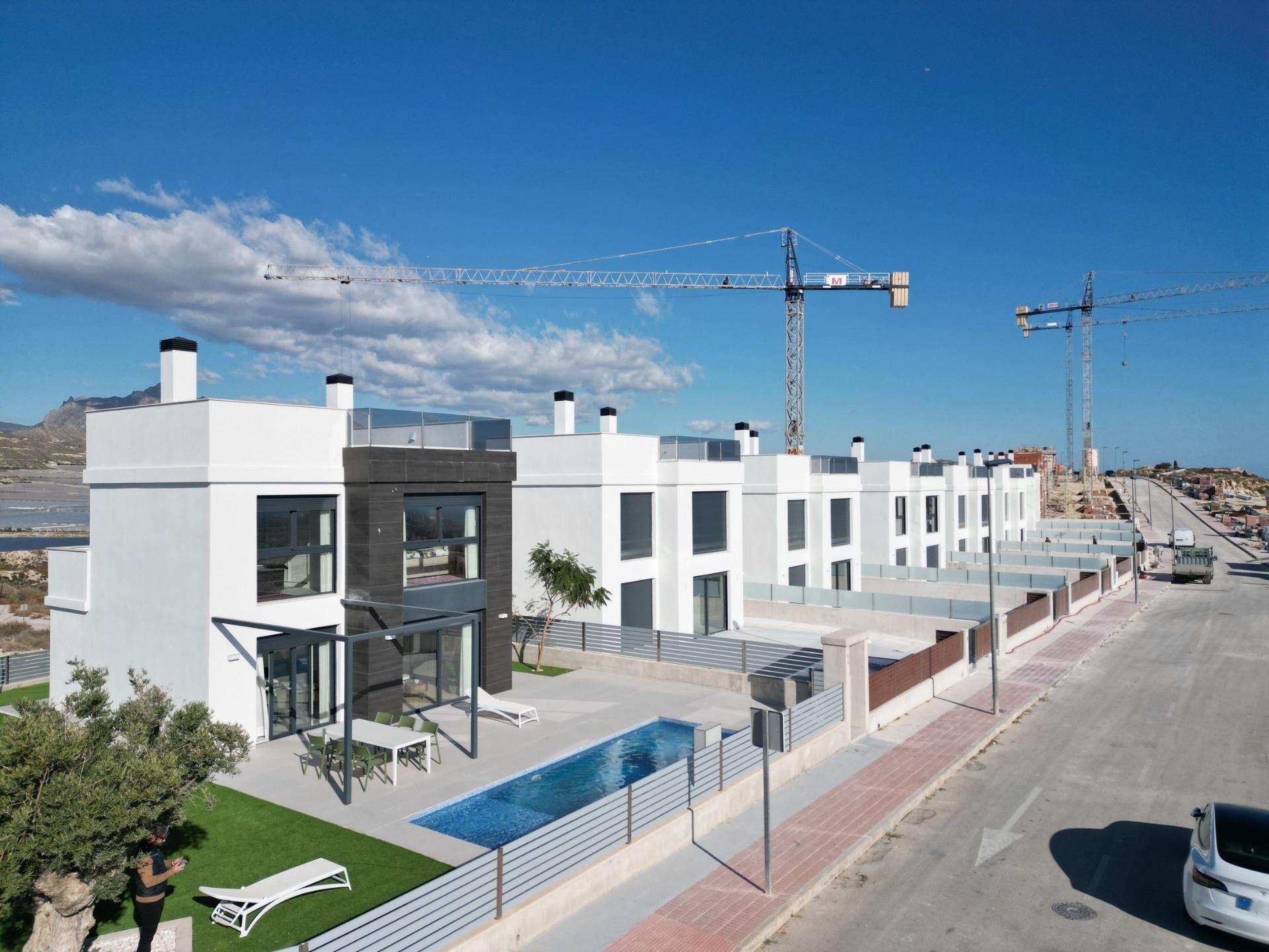 For sale - 3 Bedroom 3 Bathroom Villa in Mutxamel - Mutxamel  - Alicante
