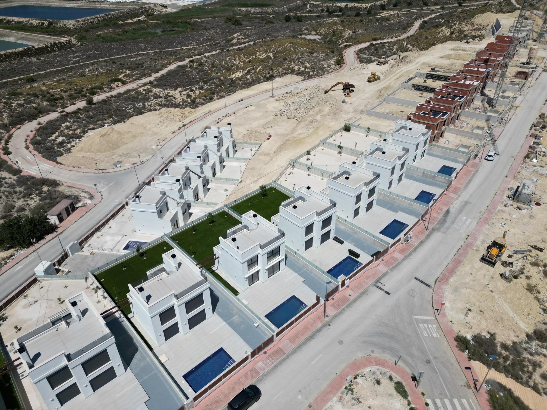 For sale - 3 Bedroom 3 Bathroom Villa in Mutxamel - Mutxamel  - Alicante