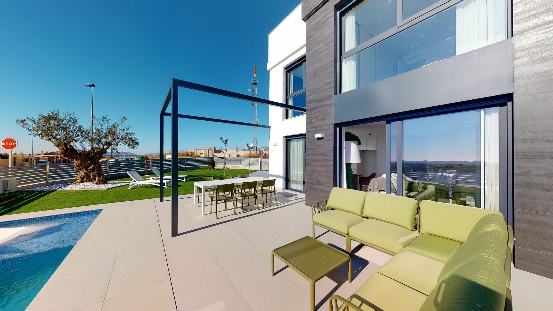 For sale - 3 Bedroom 3 Bathroom Villa in Mutxamel - Mutxamel  - Alicante
