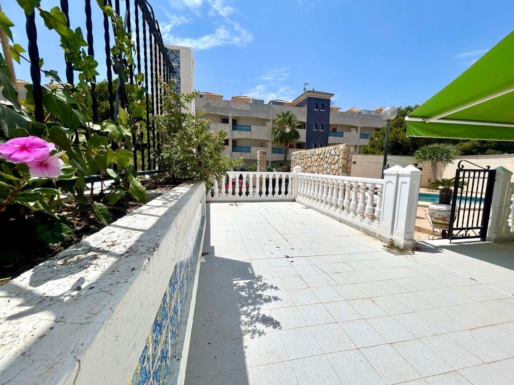 For sale - 4 Bedroom 2 Bathroom Villa in La Zenia - La Zenia  - Alicante
