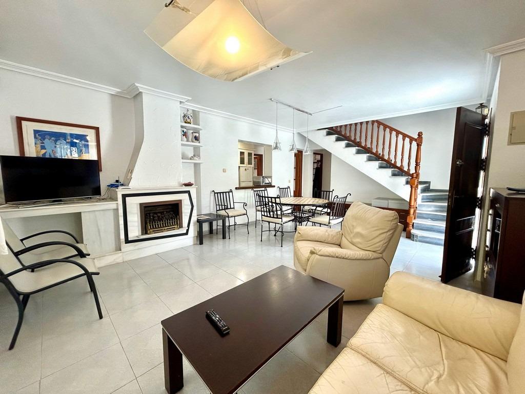 For sale - 4 Bedroom 2 Bathroom Villa in La Zenia - La Zenia  - Alicante