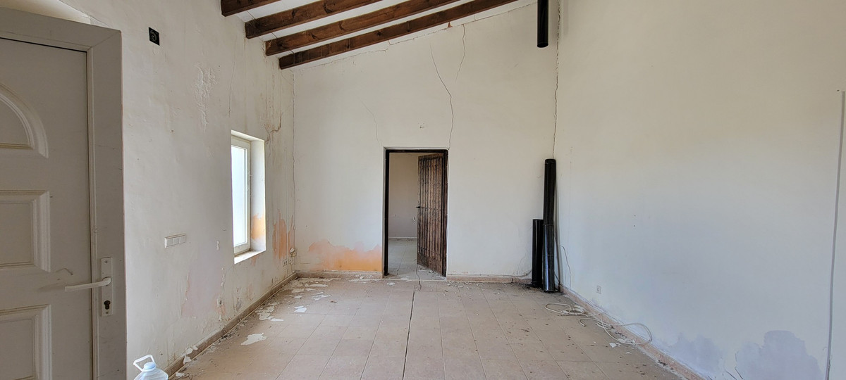 For sale - 4 Bedroom 3 Bathroom House - Finca - Cortijo in Orihuela - Torremendo  - Alicante