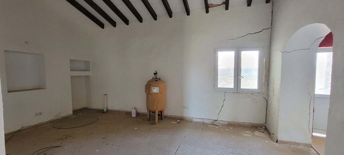 For sale - 4 Bedroom 3 Bathroom House - Finca - Cortijo in Orihuela - Torremendo  - Alicante