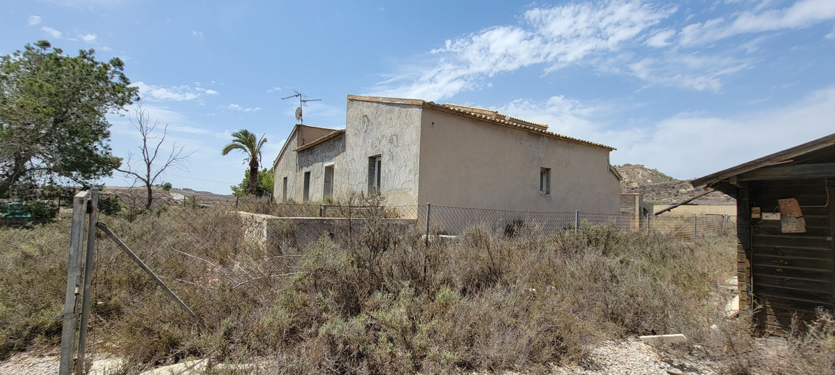 For sale - 4 Bedroom 3 Bathroom House - Finca - Cortijo in Orihuela - Torremendo  - Alicante