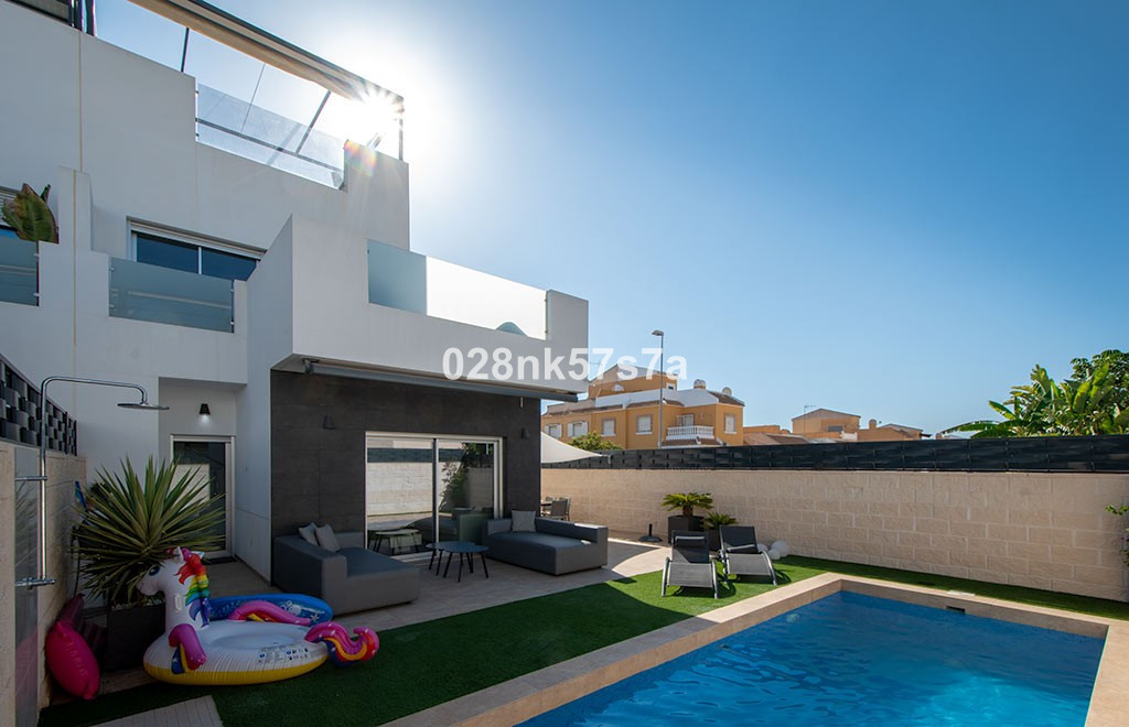 For sale - 3 Bedroom 2 Bathroom House - Townhouse in Rojales - Ciudad Quesada  - Alicante