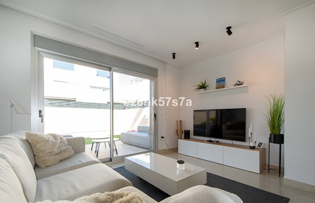 For sale - 3 Bedroom 2 Bathroom House - Townhouse in Rojales - Ciudad Quesada  - Alicante