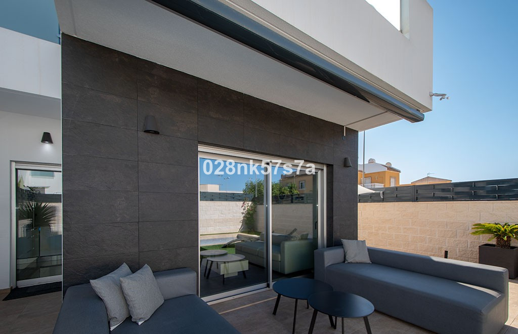 For sale - 3 Bedroom 2 Bathroom House - Townhouse in Rojales - Ciudad Quesada  - Alicante