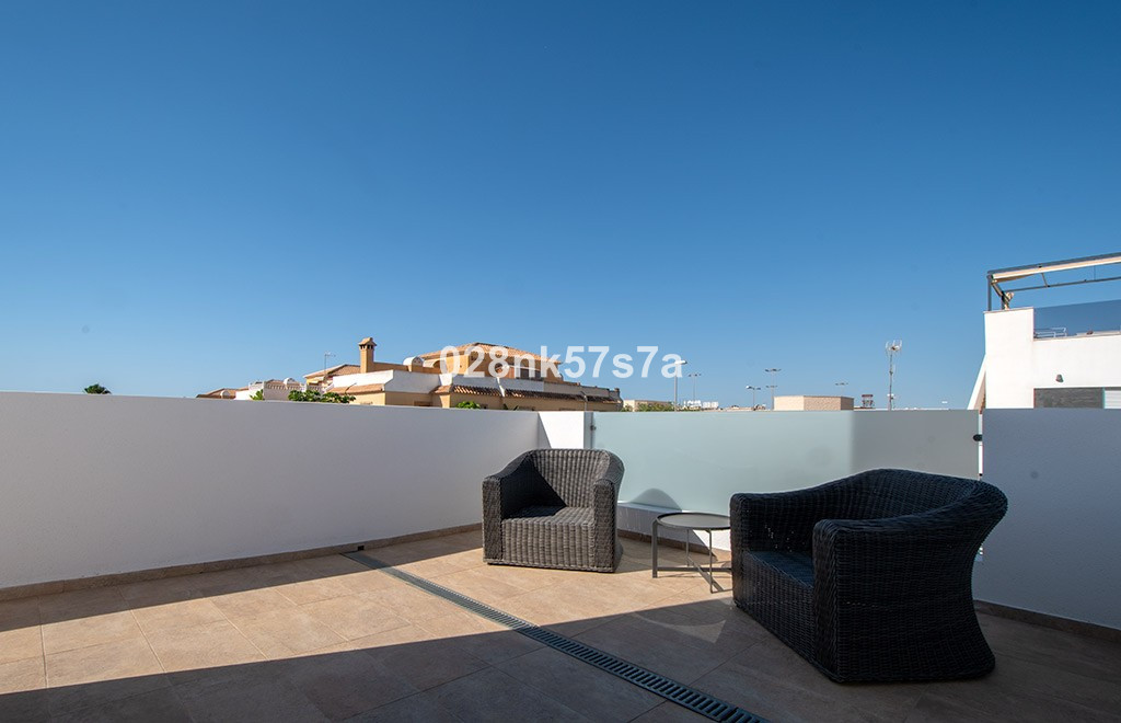 For sale - 3 Bedroom 2 Bathroom House - Townhouse in Rojales - Ciudad Quesada  - Alicante